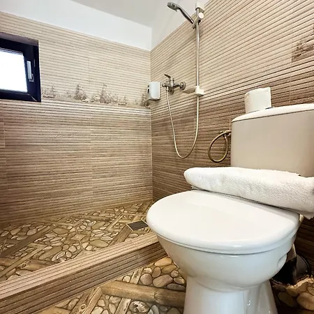 Atrium Free Parking Apartment