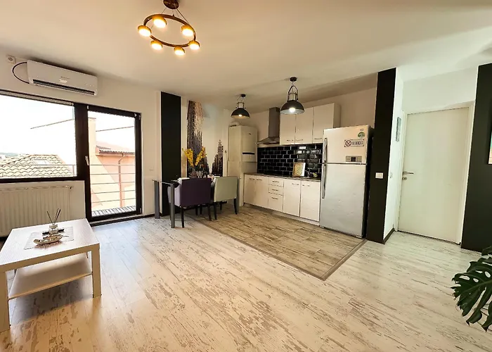 Atrium Free Parking Apartment